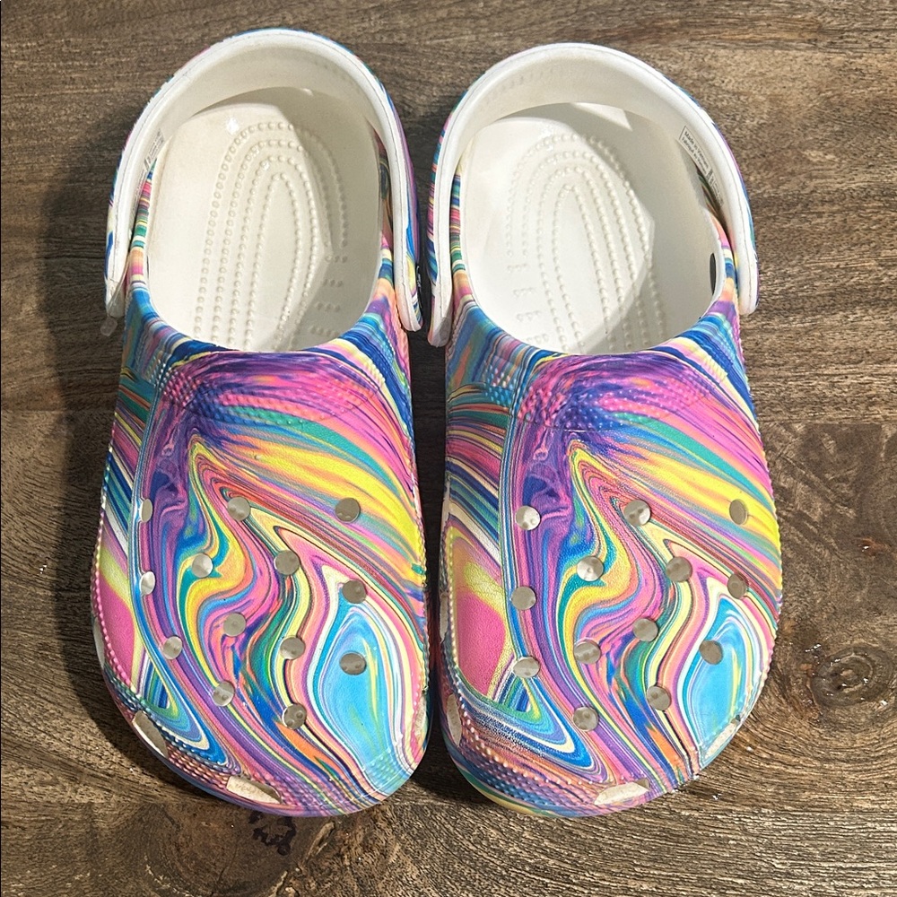 CROCS Kids Swirl Pattern Sandals